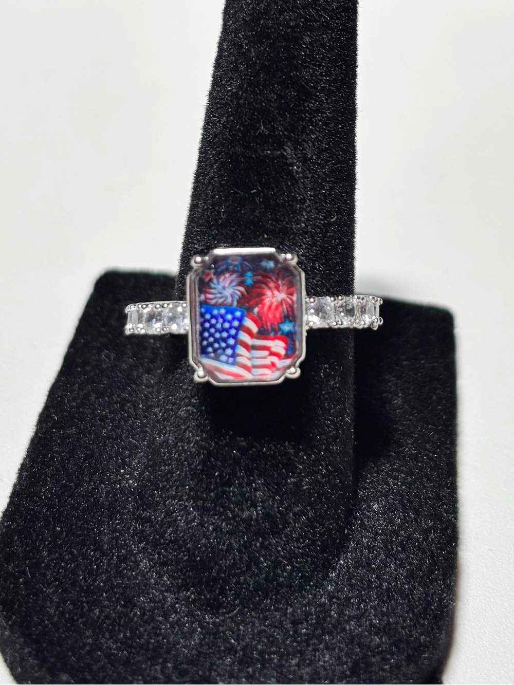 Patriotic Fireworks & Flag Crystal Silver Ring - Blue & Red. Size 7